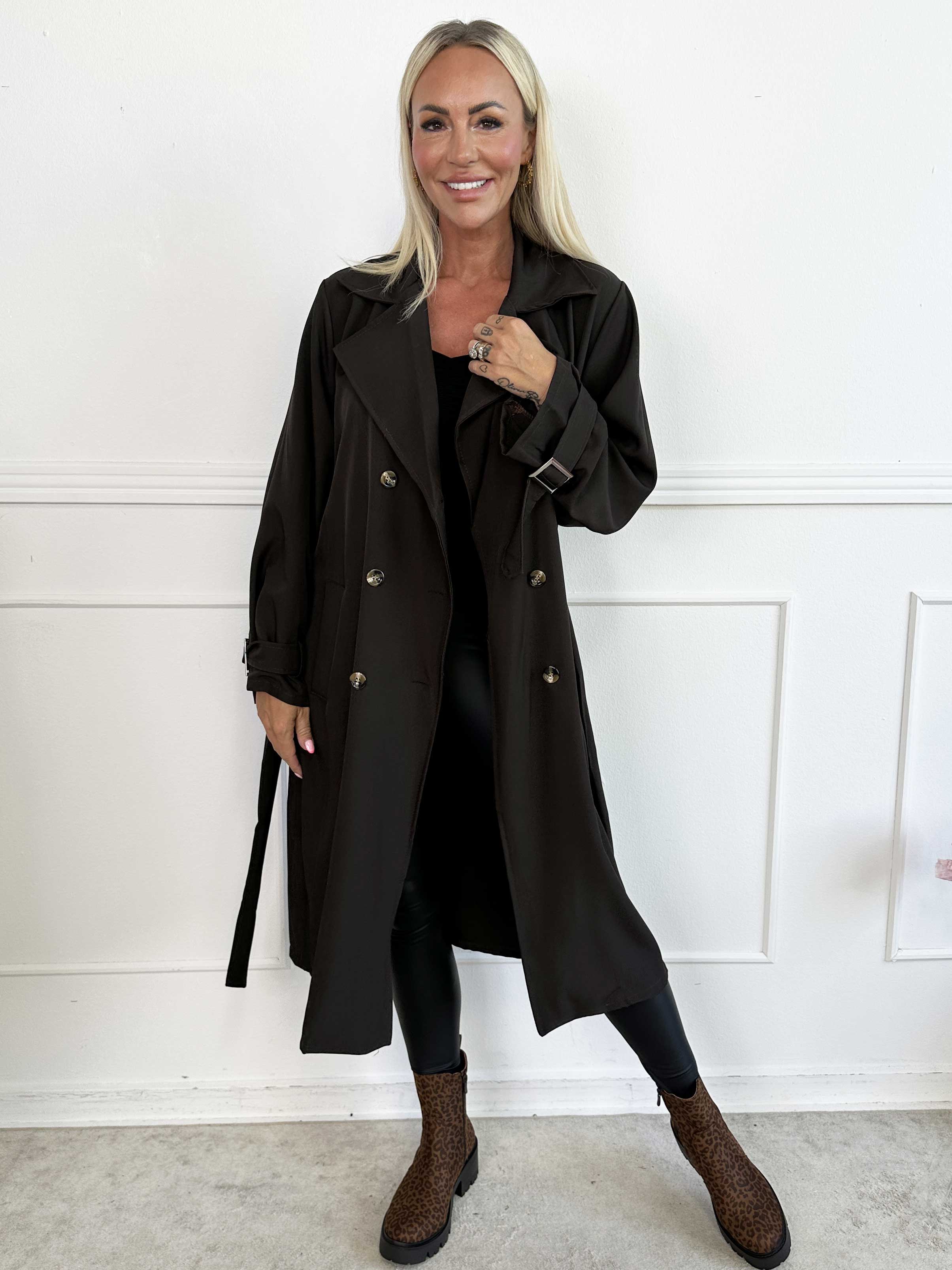 Sharpay - Let plus size trenchcoat med bindebånd